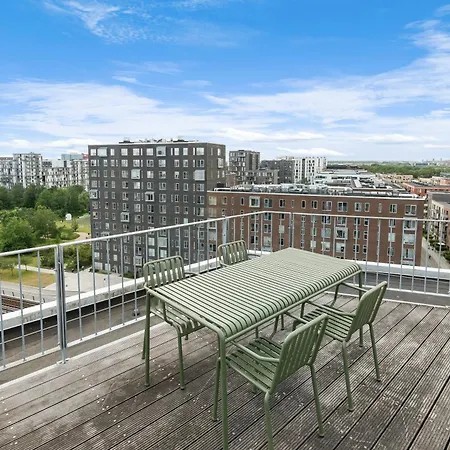 Modern Flat With Amazing Views And Rooftop Apartment